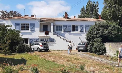 Maison chaleureuse plein centre ville, plage à 50m