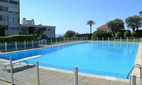 Beautiful family flat with a private garden