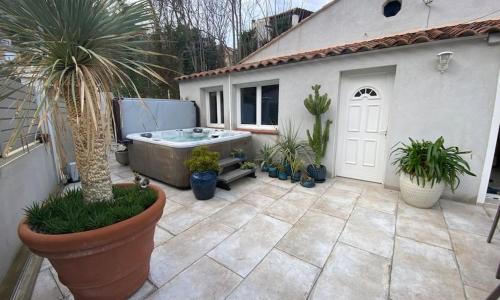 Maison dans calanque proche mer