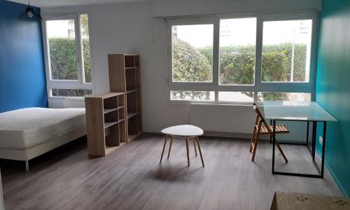 Grand studio proche RER A Paris Chatelet 15 mn, Disney 30 mn