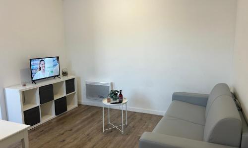 superbe studio meublé avec parking
