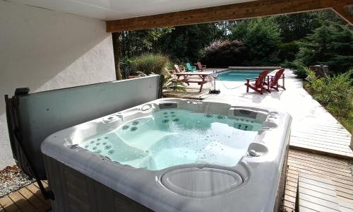 200 M With Terrace And Pool