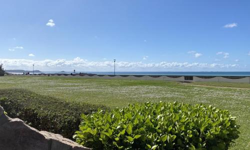 400 - Magnifique T3, les pieds dans l'eau