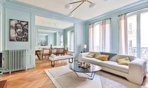 Beautiful modern apartment Passy 16eme