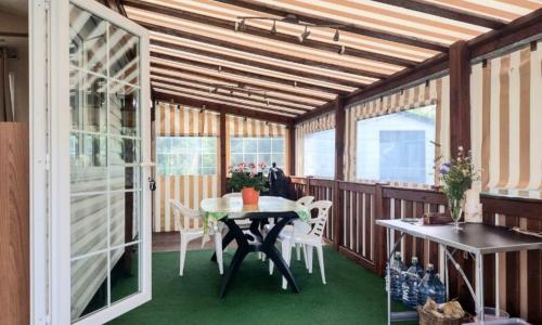 Mobil home 4 personnes avec grande terrasse couverte