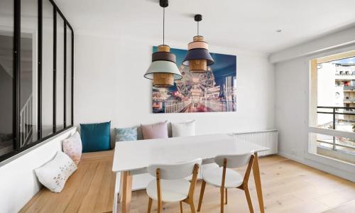 Spacious duplex with terraces