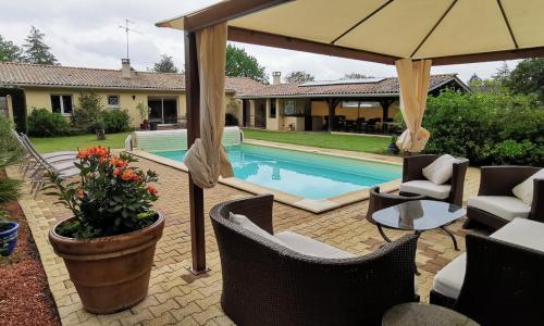 Villa indépendante, parc et piscine privée, ramassez vos oeufs coques