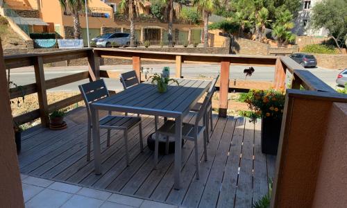 APPARTEMENT 6 PERS CLIMATISÉ - CENTRE VILLE À 15 MIN DE LA MER - 75M2 - 3 CHAMBRES - TERRASSE -CALME - PARKING