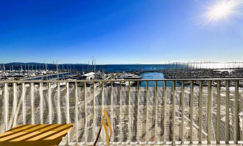 HYETOUZE T2 pour 4 personnes vue mer et port- Hyères Port