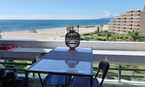 Refait à neuf avec grande terrasse vue mer