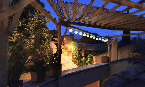 L'Exquishette de Lourmarin, un nid sur les toits.