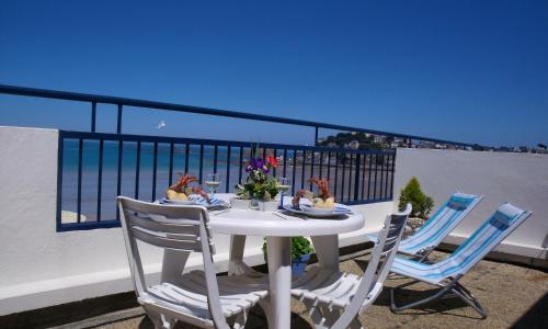 Appartement d'une chambre a Pleneuf Val Andre a 30 m de la plage avec vue sur la mer terrasse amenagee et wifi