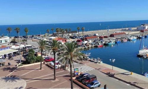 Splendide Vue sur le port St Cyp