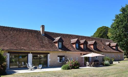 Les Essarts pour 10+6 personnes sur 2 maisons