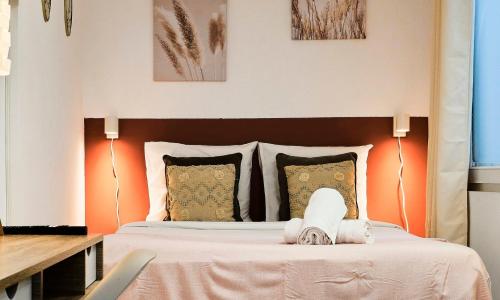 Large studio between train station & Grand Place