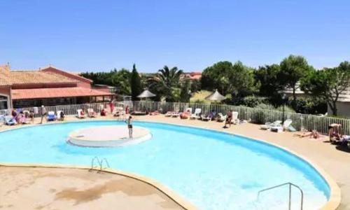 Agréable maisonnette piscine collective 4IDP3031