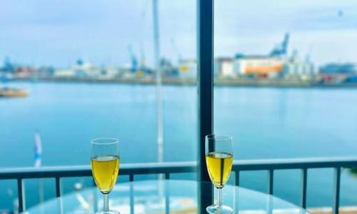 ''Le Lion'' Grand T4 vue sur la mer, clim et parking