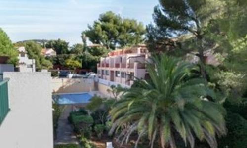 Comfortable Air Conditioned Studio With Terrace