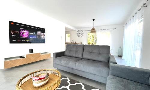 Villa Victoria #8 persons #3 Bedrooms #Terrace # 5 mn Beach - Calm and Clim