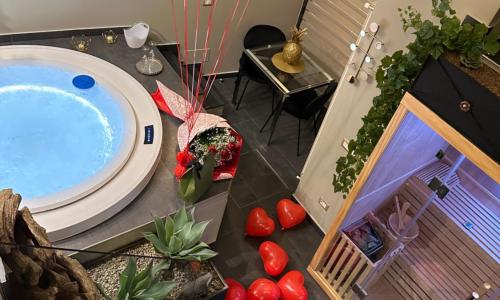 Home dentro il teatro