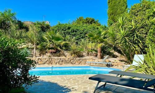 Golfe de Saint-Tropez, plage et commerces à pieds