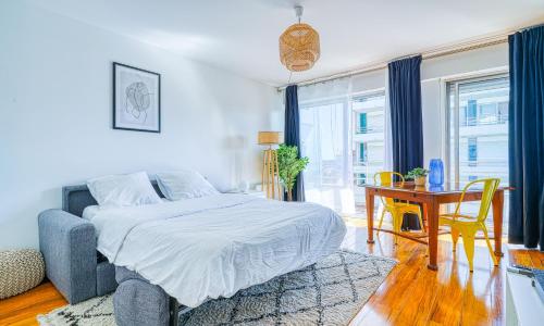 Studio cosy et calme au 1er étage avec balcon à 15 min du RER A