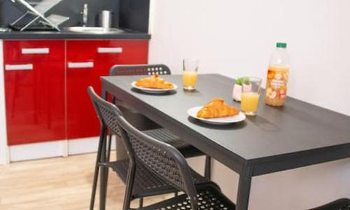 AiguemarineB YourHostHelper