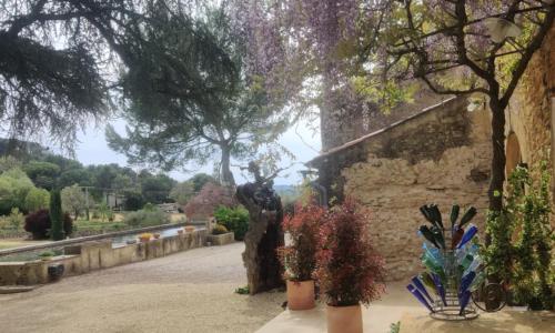 Charme et authenticité dans une ferme.