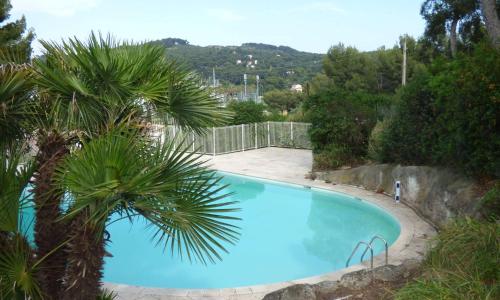 Grand Studio au calme avec PISCINE et à 5 mn à pied de la PLAGE