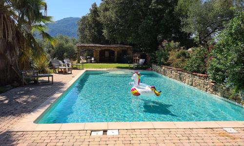 MAISON DE CARACTERE AVEC PISCINE