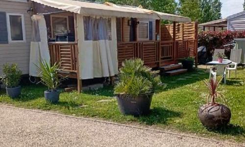 Bungalow de 2 chambres avec piscine partagee et terrasse a Condrieu