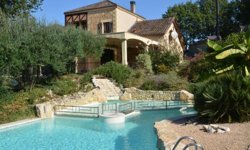 Villa avec piscine dans un parc de 5200M² en plein coeur du Périgord Noir