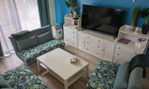 Maison de 2 chambres avec piscine partagee terrasse et wifi a Meschers sur Gironde a 4 km de la plage