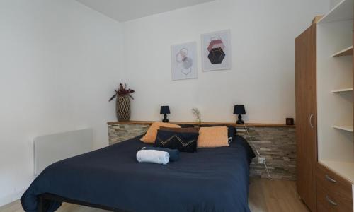 Studio moderne, hypercentre de Cholet, arrivée autonome !