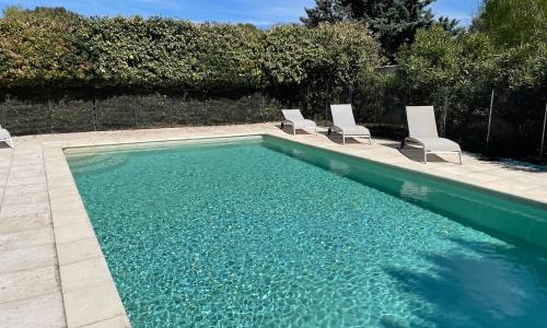 La maison d'Amélie, Villa climatisée piscine privée 4 Chambres, 3 sdb