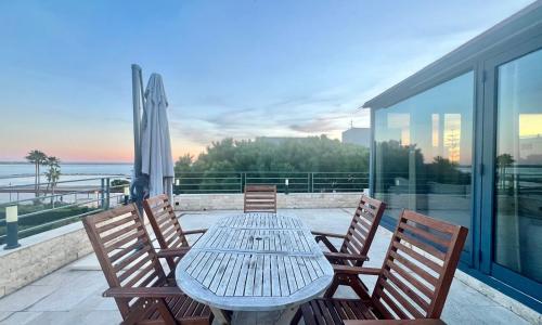 Sea and mountain views from your Rooftop !