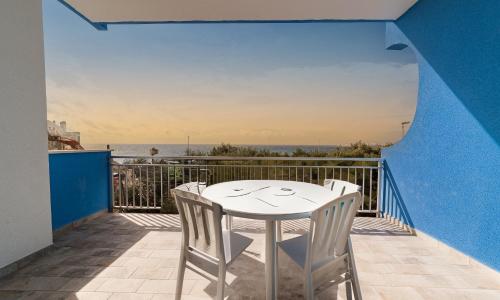 The sunset - balcony with sea view