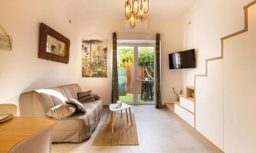 06Y1 - Beautiful modern T2 with terrace Juan-les-Pins