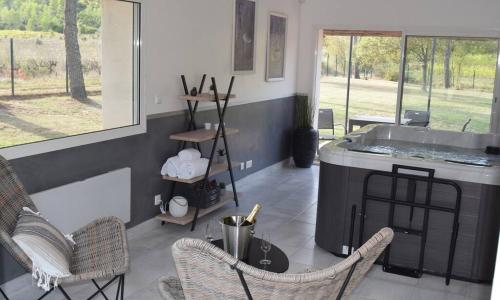 Villa Gard'iguette avec SPA entre vignes &garrigue