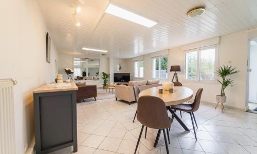 Le Gué Sourdeau: 150m² 5 min from Futuroscope