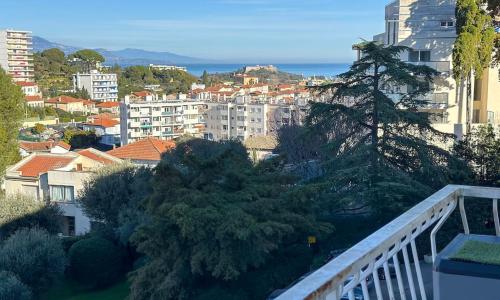 IMP DES ALPES - Près de la plage, vue sur la mer, moderne et lumineux.