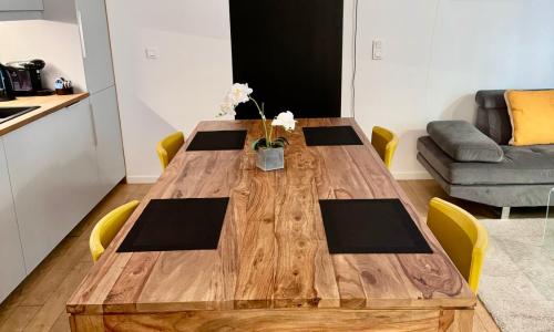 Vieil Antibes Apartment with AC 320m from Beach