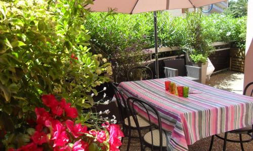 Bel appartement 2 chambres mer 400m clim