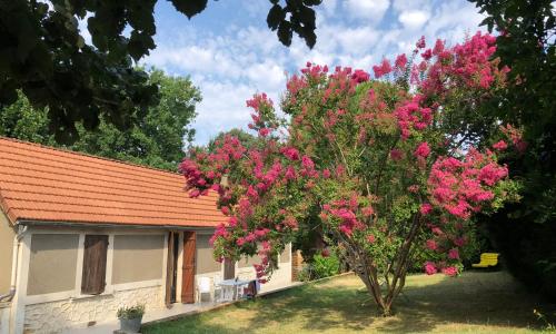 Au lilas rose Maison entre campagne et village