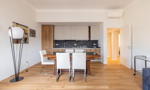 Top Floor Apt with Rooftop Terrace near St. Peter