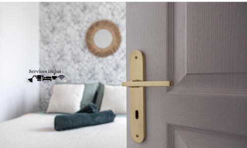 Le Petit Martial - coeur de ville,refait à neuf,tout équipé, parking