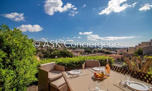 Apartment Emilia : sea view, pool and AC