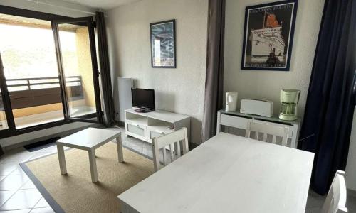 Réf 561 Seignosse océan , Studio classé 1 étoile à 200m de la plage avec garage en sous sol , 3 personnes