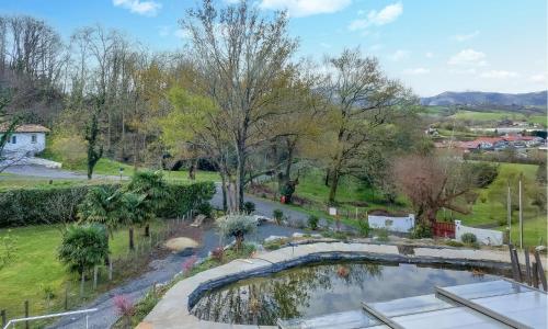 Stunning Apartment In Cambo-les-bains With Wifi