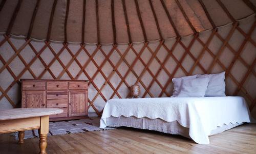 Yourte au coeur du village